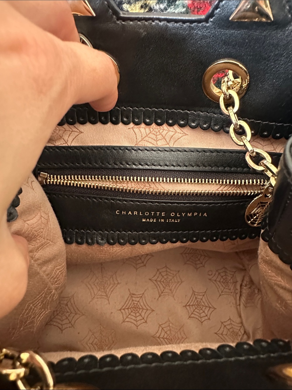 Charlotte Olympia Broken Heart Feline Bucket Bag - Picture 7 of 10